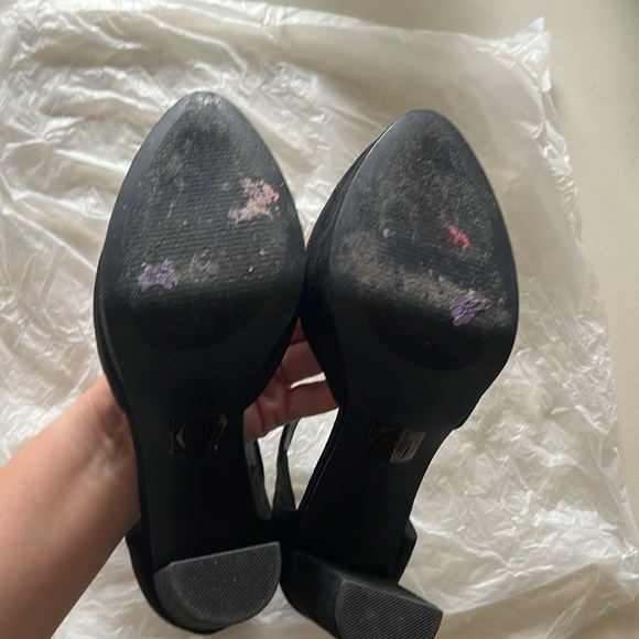 Black velvet platform pumps with side buckle ankle strap - Picture 4 of 4